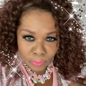 Meet your Posher, Apostle paula